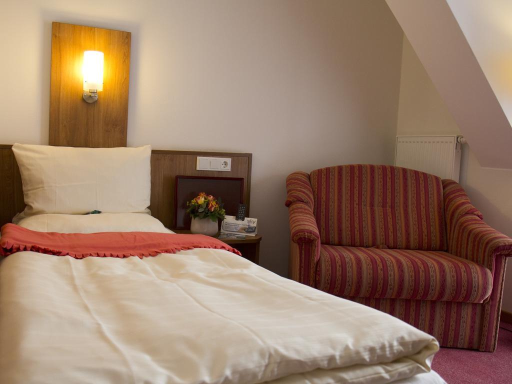 Hotel Gutshof Herborn Herborn  Zimmer foto